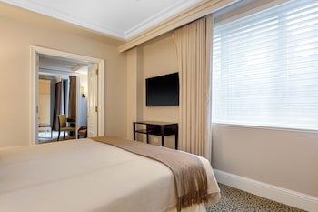 Suite, 1 King Bed (Rockefeller)