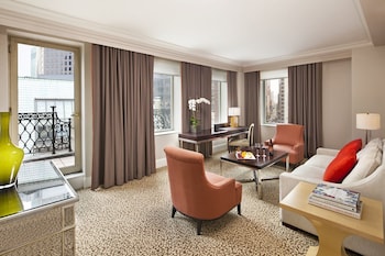 Suite, 1 King Bed (5th Avenue)
