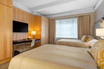 Premier Room, 2 Double Beds, City View (Accesible)