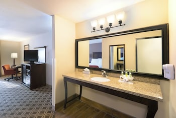 Standard Room, 2 Queen Beds, Accessible Bathtub (Mobility)