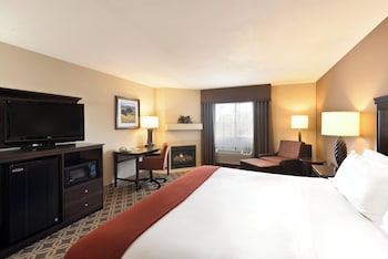 Standard Room, 1 King Bed, Fireplace