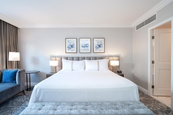 Grand Suite, 1 King Bed (Sofa bed, Wet Bar)
