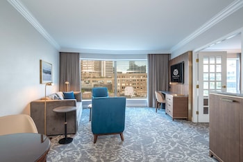 Grand Suite, 1 King Bed (Sofa bed, Wet Bar)