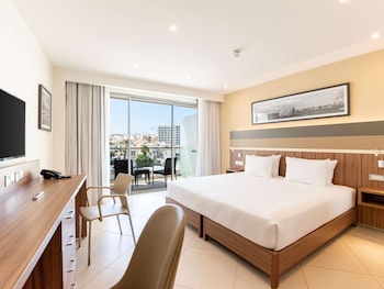 Superior Room, 1 King Bed