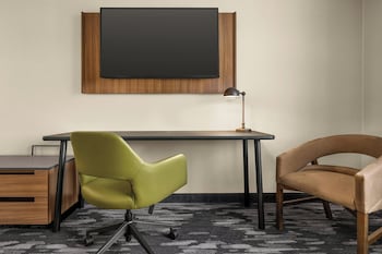 Room, 1 King Bed (Hearing Accessible)