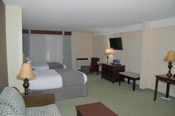 Premium Room, 2 Queen Beds (Coast Two Queens with Sofa Bed)