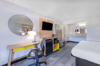 Room, 1 King Bed, Non Smoking