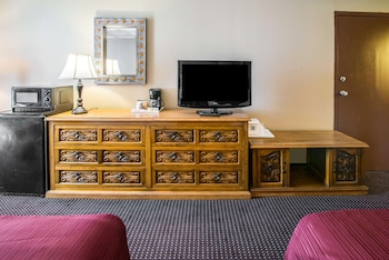Standard Room, 2 Queen Beds, Non Smoking