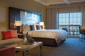 Room, 1 King Bed (Balcony)