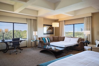 Junior Suite, 1 King Bed with Sofa bed, Corner