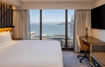 Room, 1 King Bed (Ferry View)