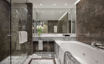 Room, 1 King Bed (Spa)