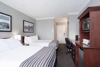 Room, 1 Queen Bed (Run of House, 1 Queen Bed)