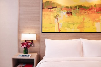 Club Room, 1 King Bed (Premier)