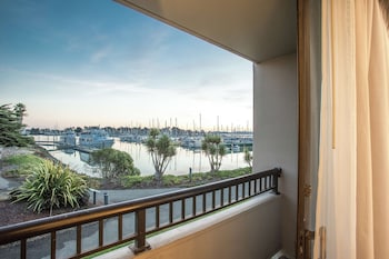 Room, 2 Double Beds, Marina View
