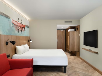 Executive Room, 1 Queen Bed with Sofa bed