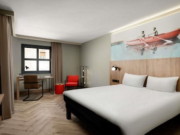 Superior Room, 1 King Bed, Accessible