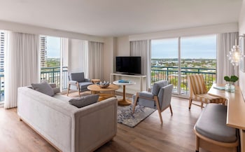 Royal Suite, 1 King Bed (Palm)