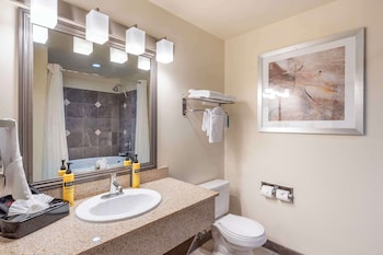 Suite, 1 King Bed, Non Smoking, Jetted Tub