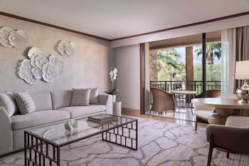 One Bedroom Executive Suite, Club Lounge Access