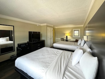 Standard Room, 2 Double Beds, Non Smoking