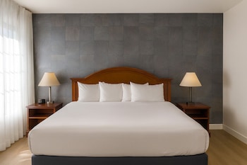 Deluxe Room, 1 King Bed