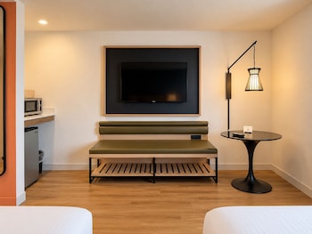 Double Bed - Non Smoking