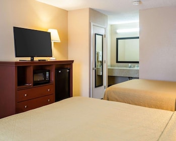 Standard Room, 2 Queen Beds, Smoking