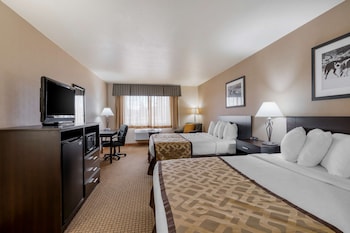 Standard Room, 2 Queen Beds, Accessible, Bathtub (Pet Friendly)