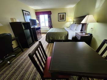 Room, 1 King Bed, Accessible, Non Smoking (Efficiency, Upgrade)