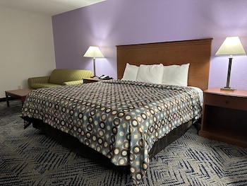 Room, 1 King Bed, Accessible, Non Smoking (Mobility, Tub w/Grab Bars)