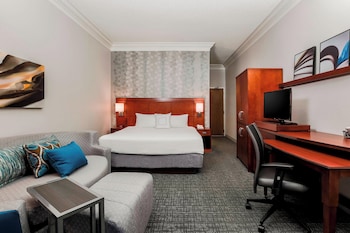 Room, 1 King Bed, Balcony