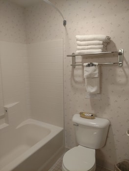 Upgraded, Room, 2 Queen Beds, Non Smoking