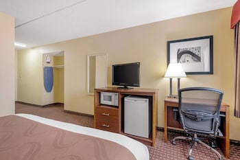 Standard Room, 1 Queen Bed