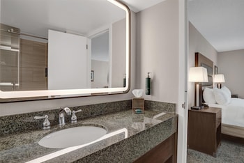 Deluxe Room, 1 King Bed