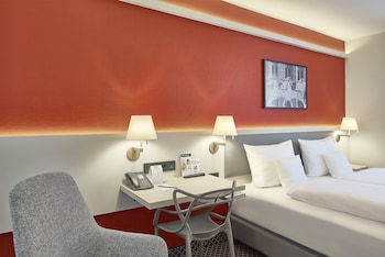 Standard Room, 1 Double Bed (Street View)