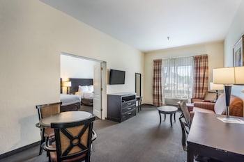 Suite, 2 Double Beds, Non Smoking (Interior Corridor)