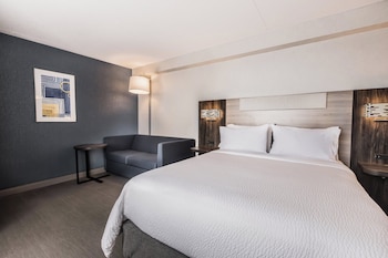 Standard Room, 1 Queen Bed with Sofa bed, Corner