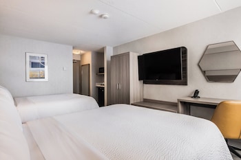 Standard Room, 2 Queen Beds, Ground Floor