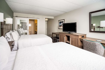 Room, 2 Queen Beds, Accessible, Bathtub (Mobility & Hearing)