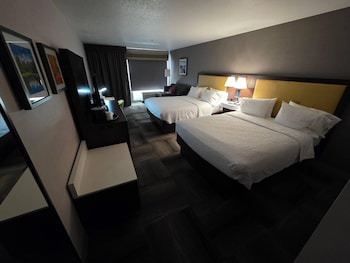 Standard Room, Multiple Beds, Non Smoking