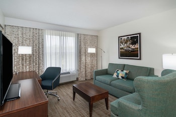 Suite, 1 King Bed with Sofa bed, Kitchen, Pool View (Non Smoking)