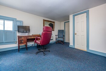 06 - Lincoln Stateroom