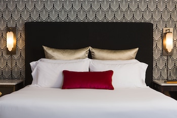 Deluxe Room, 1 Queen Bed (Deluxe Queen)