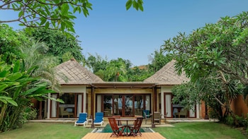 Villa, Beachfront