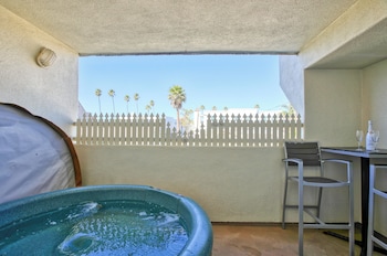 2 Double Beds, City View Balcony with Hot Tub