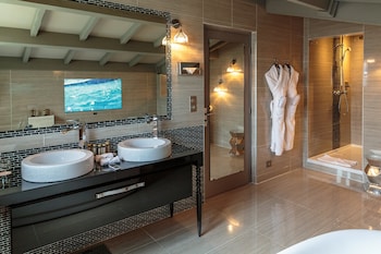 Suite Van Gogh, private pool and garden