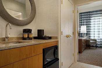 Room, 1 King Bed, Accessible, Bathtub (Mobility & Hearing)