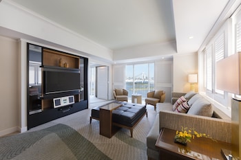 Twin Deluxe Terrace Suite - Non-Smoking 80sqm Terrace Rainbow bridge View Executive Lounge