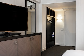 Traditional Room, 1 King Bed, City View